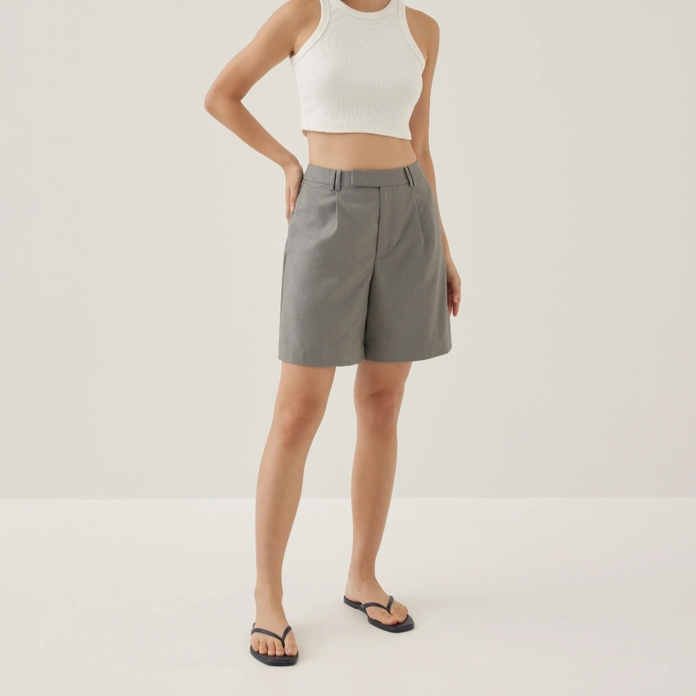NWT LOVE BONITO GREY Brietta Tailored A-line Shorts (Size: L)